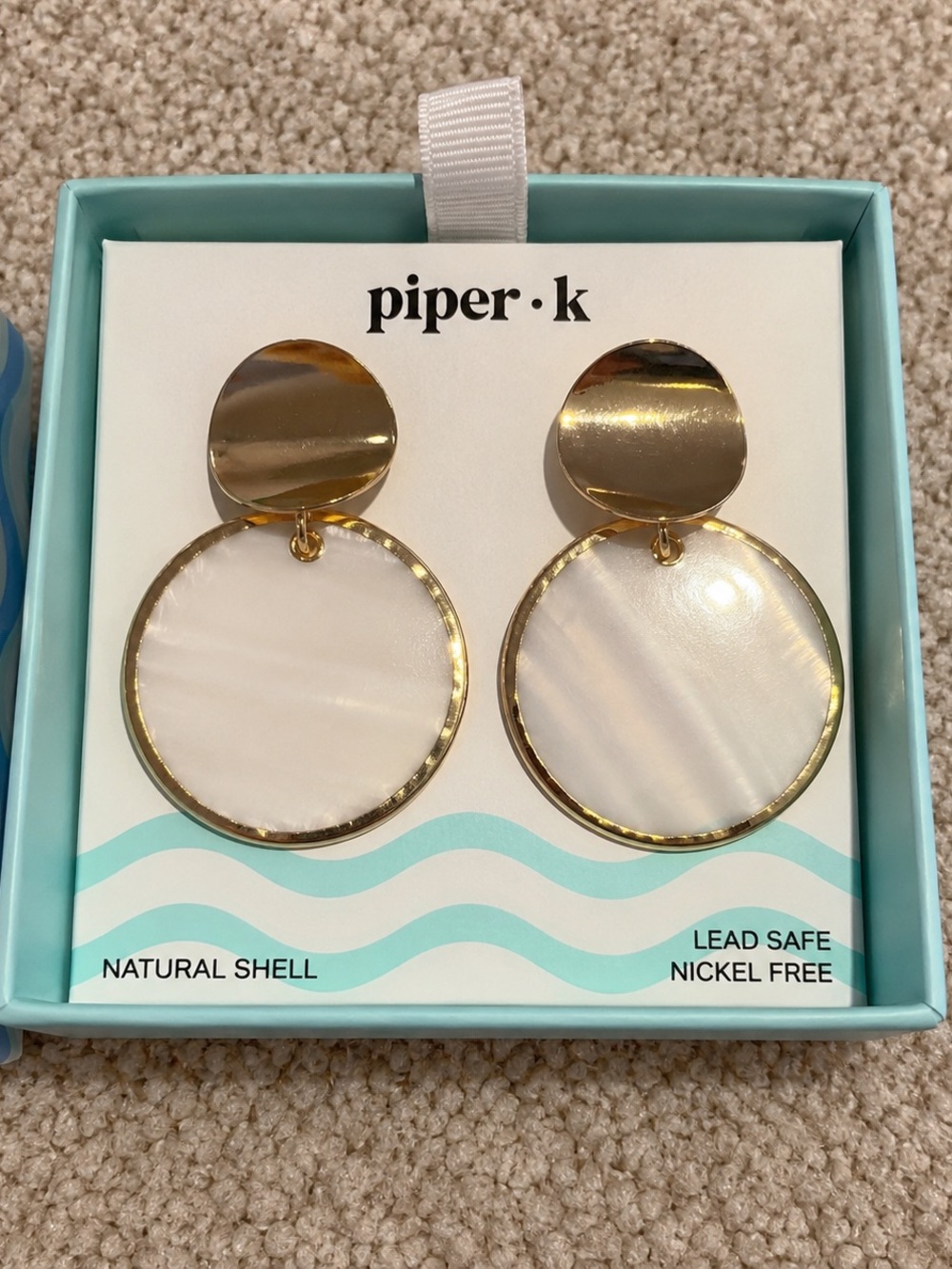 Piper K Natural Shell Gold Tone Drop Earrings – New in Box